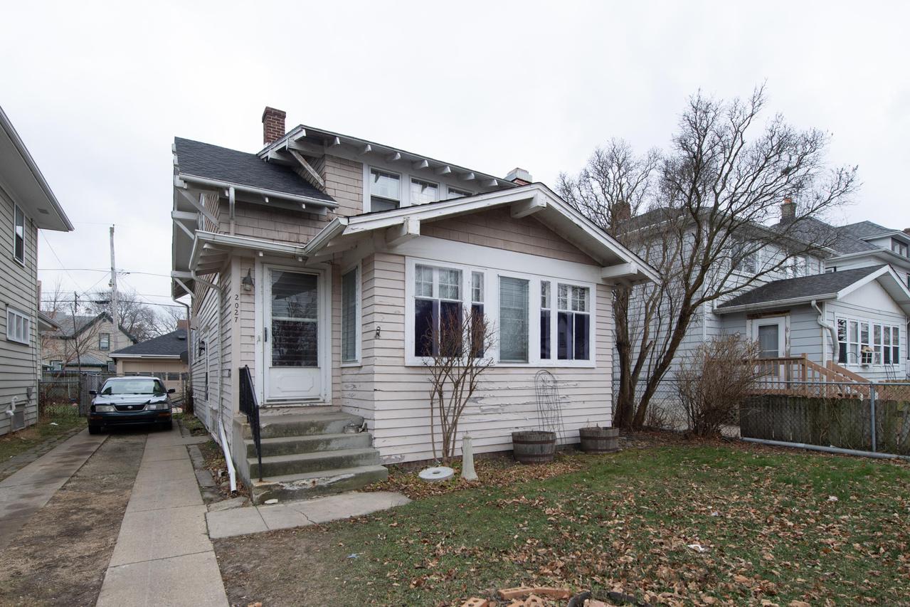 2027 Slauson Ave, Racine, WI 53403