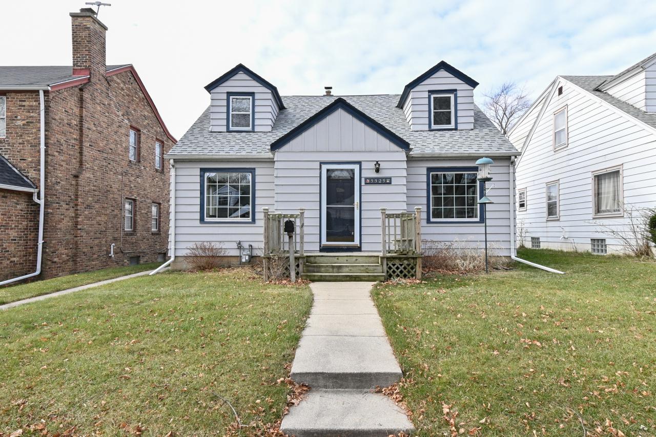 3325 N 83rd St, Milwaukee, WI 53222