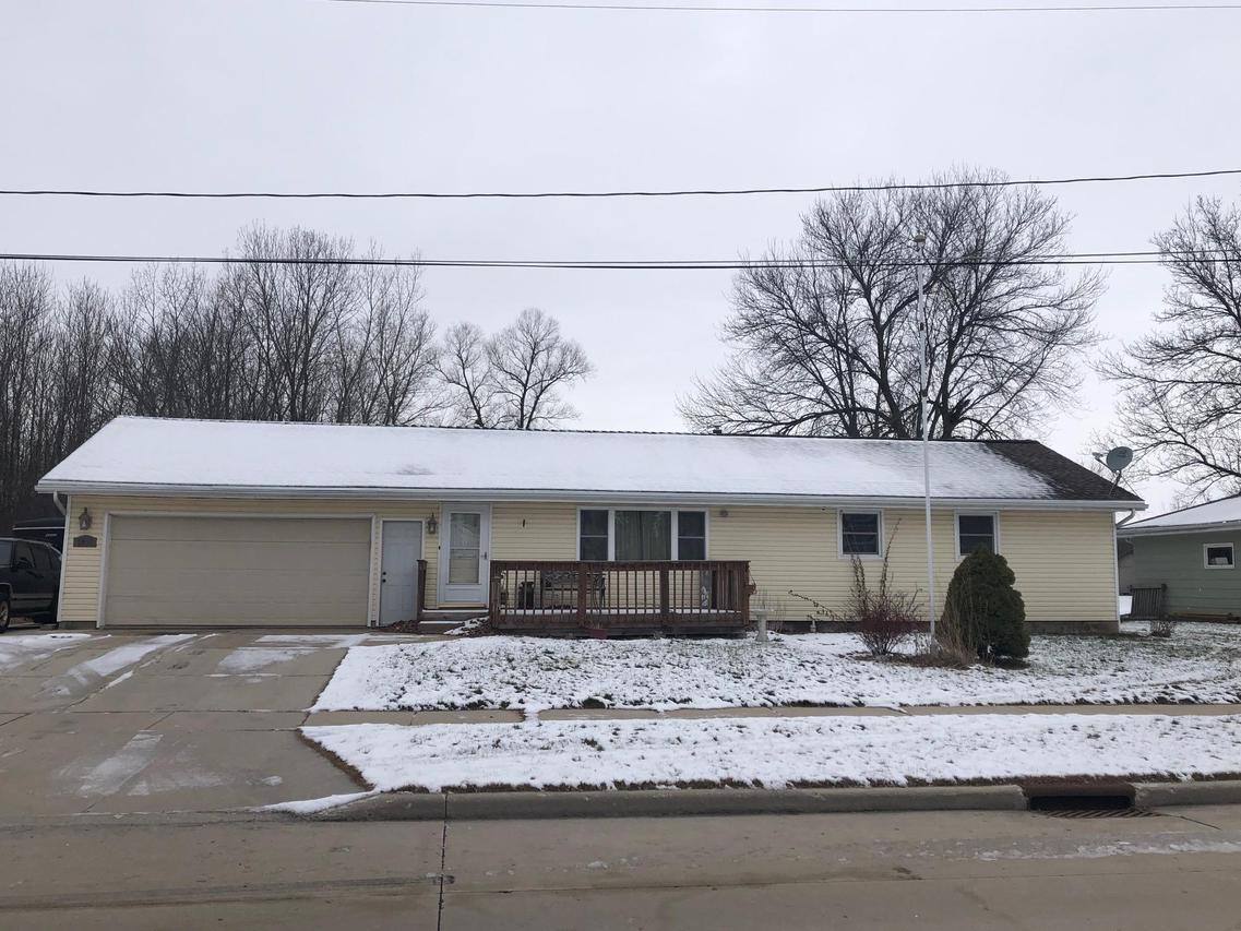2214 Paul Rd, Manitowoc, WI 54220