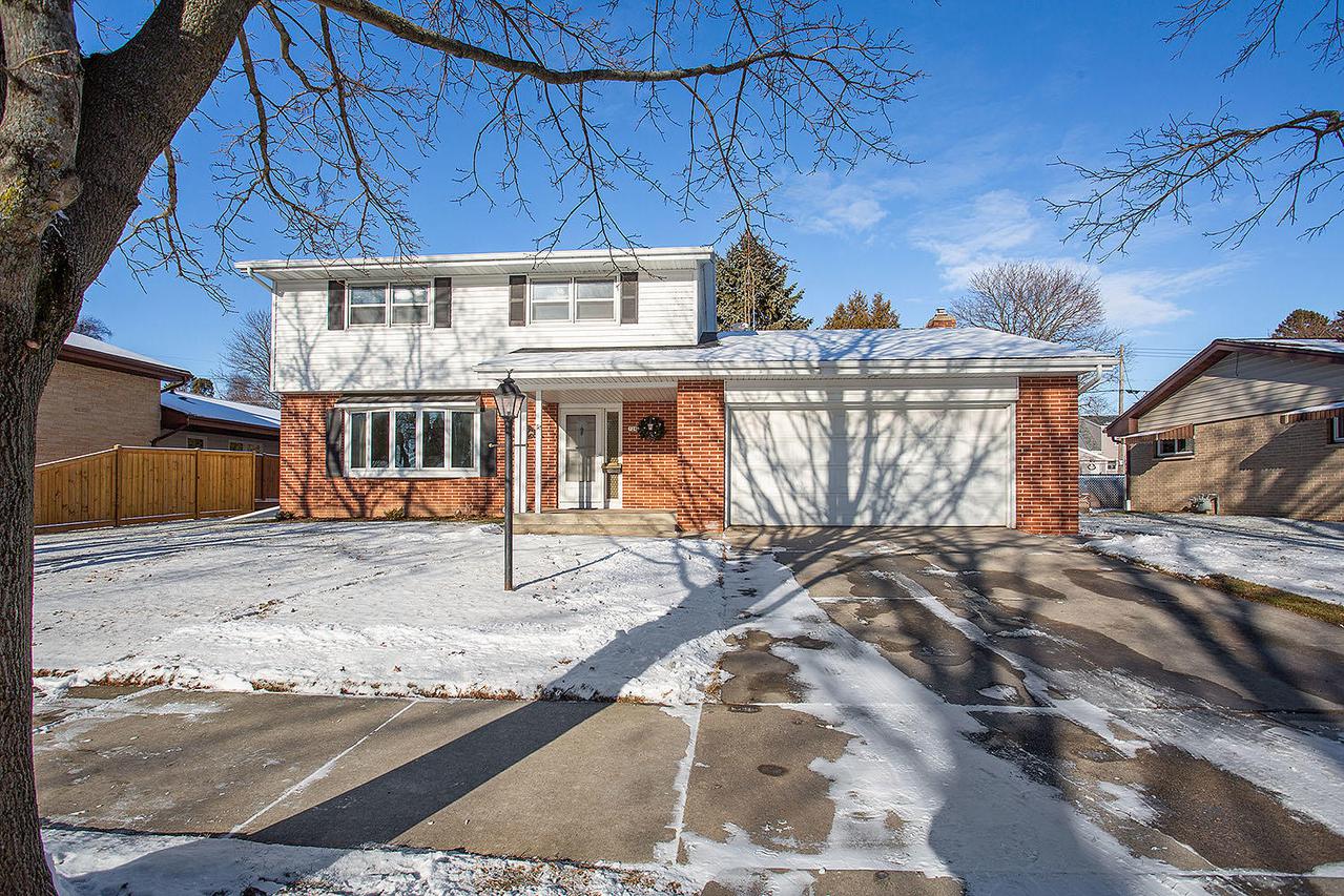 728 Manitou St., Manitowoc, WI 54220