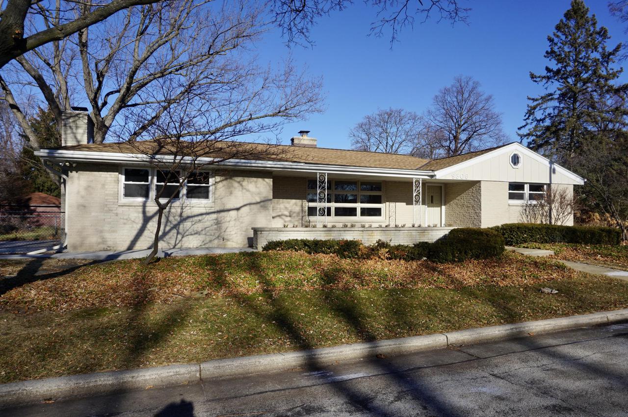 9306 W Fiebrantz, Wauwatosa, WI 53222