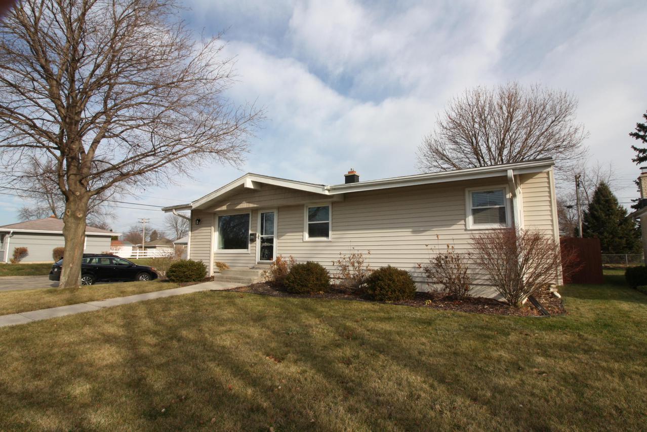1903 18th Ave, Kenosha, WI 53140