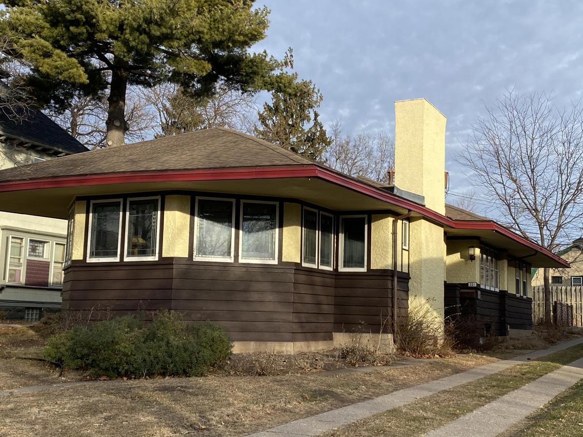 221 11th St., La Crosse, WI 54601