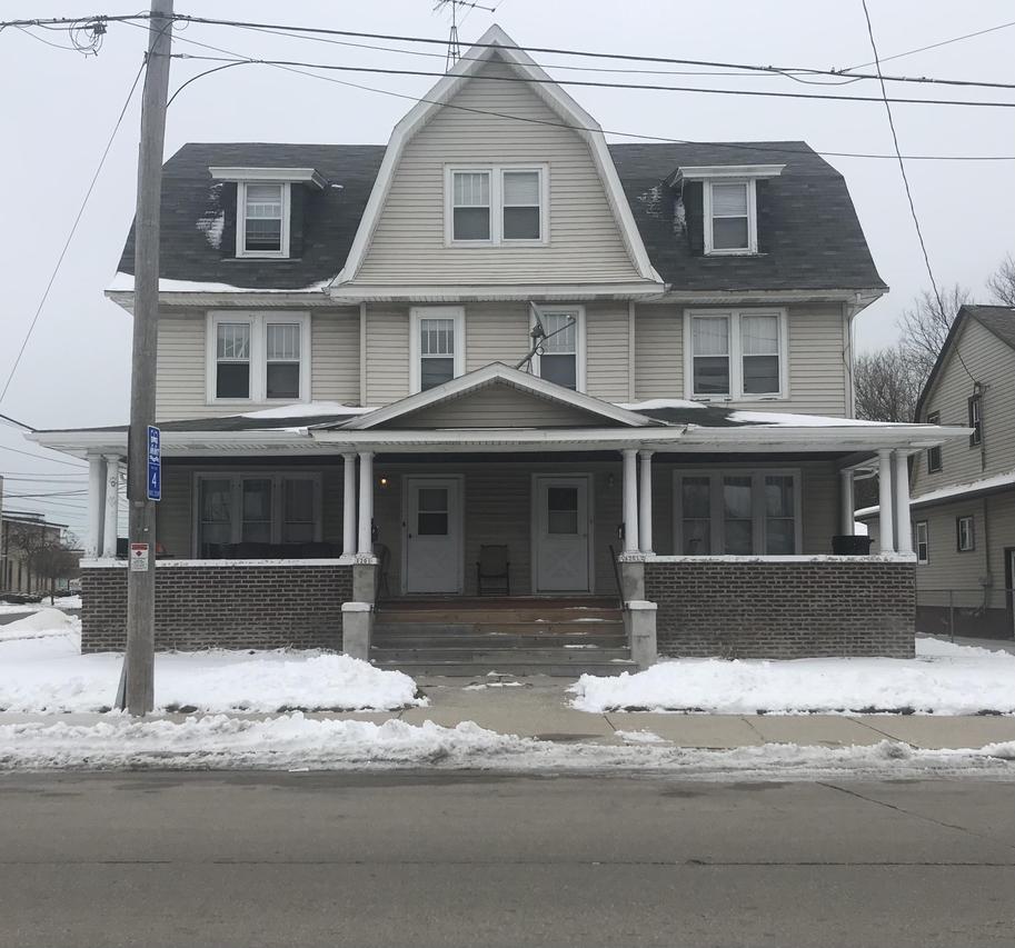 1201 S 10th St., Manitowoc, WI 54220