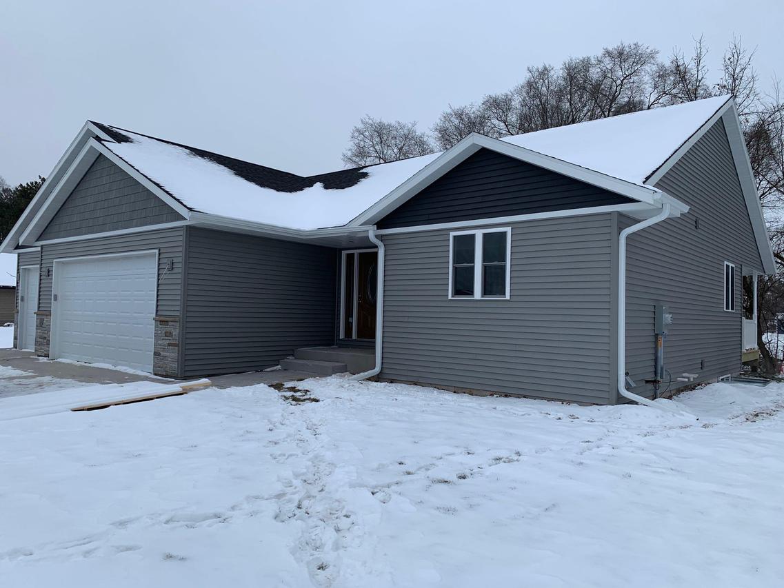 2110 Prairie Pl, Holmen, WI 54636