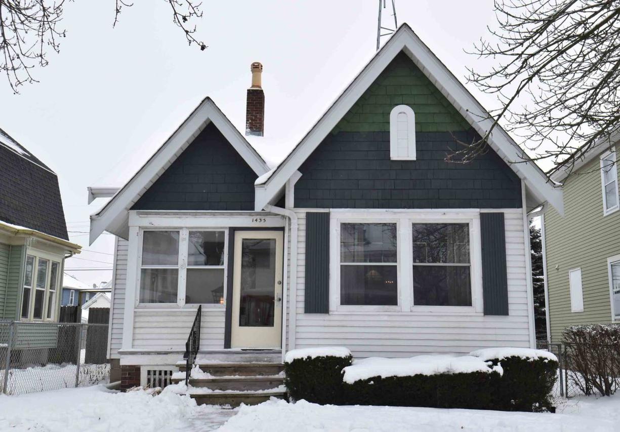1435 Quincy Ave. #Ave, Racine, WI 53405