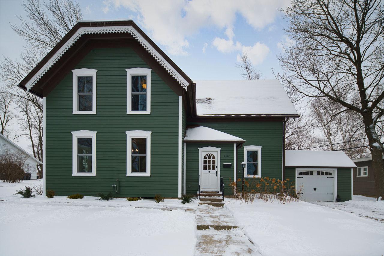 2327 Wisconsin Ave., New Holstein, WI 53061