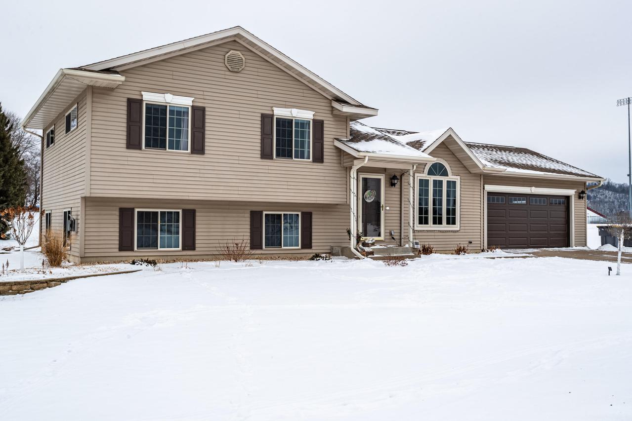 W7520 Sween Dr, Holland, WI 54636