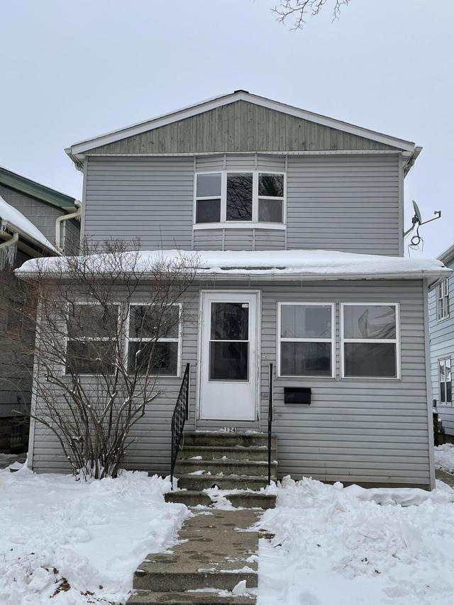 2124 S 58th St, West Allis, WI 53219