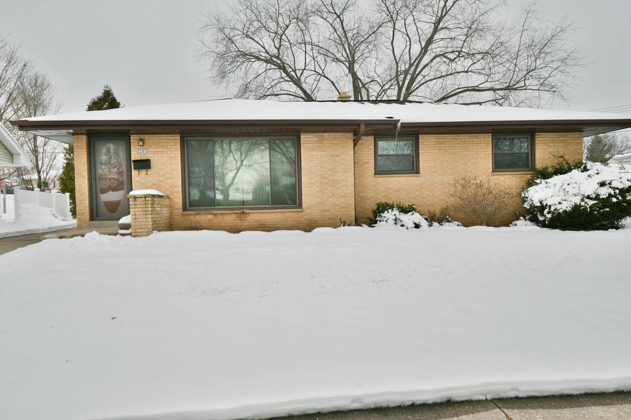 3303 S 89th St., Milwaukee, WI 53227