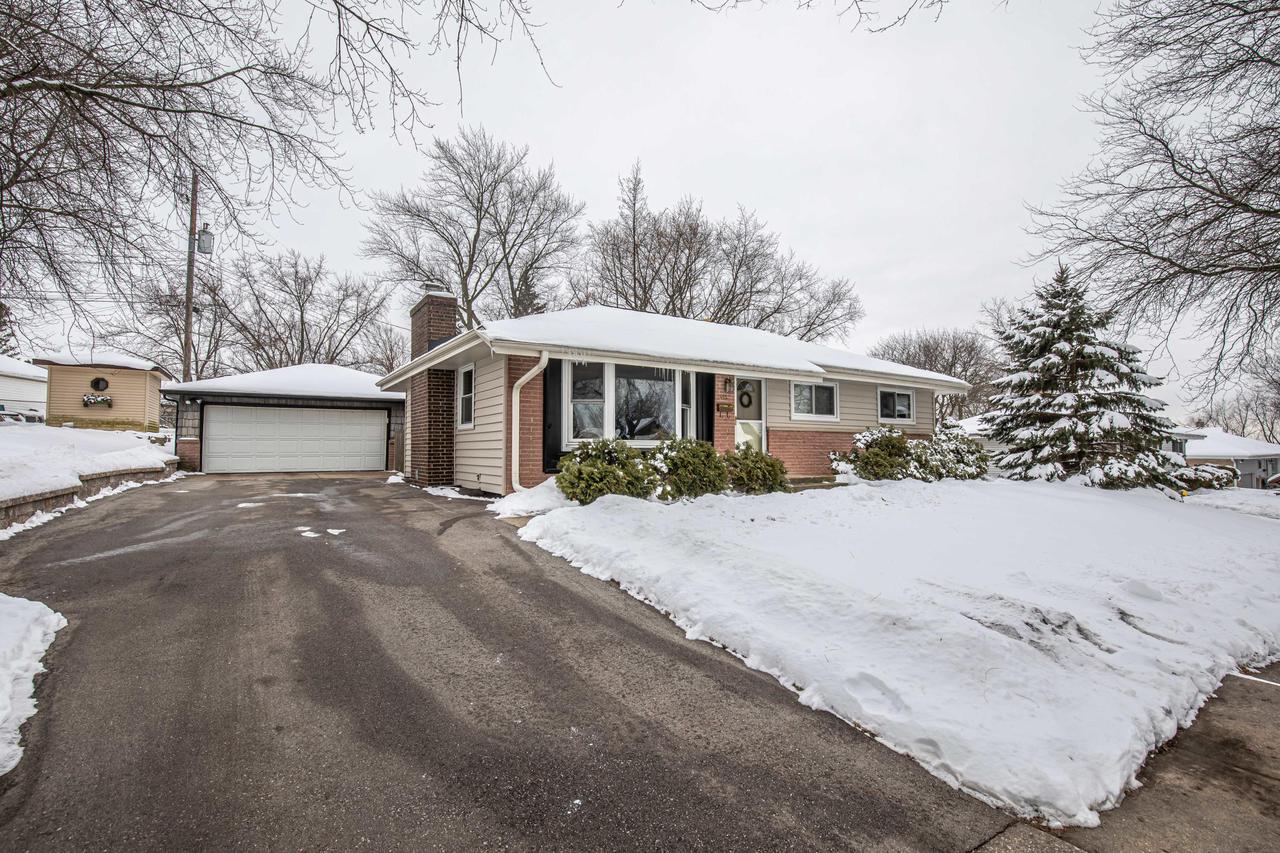 415 Baird St., Waukesha, WI 53189