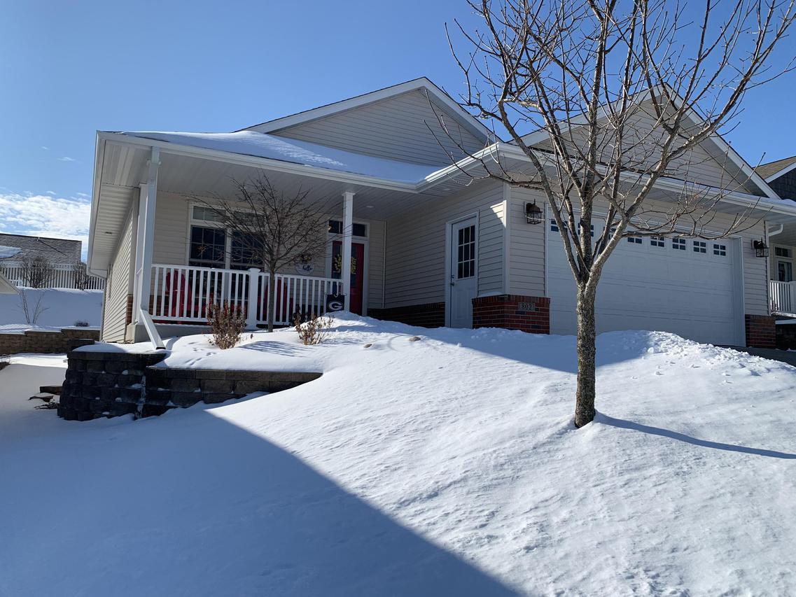 802 Maple Shade Dr, Holmen, WI 54636