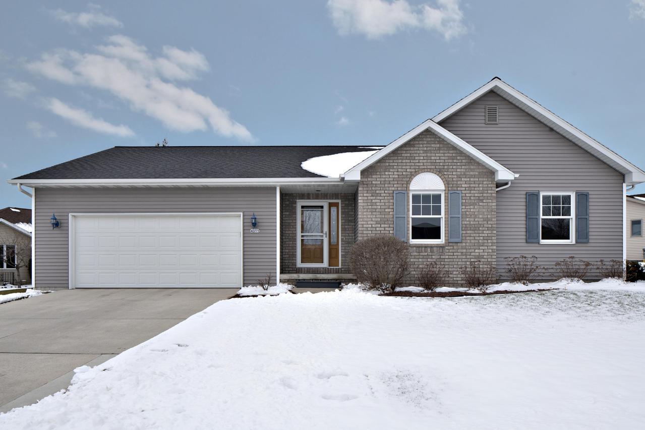 4311 Country Ln., Manitowoc, WI 54220