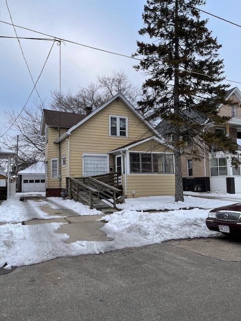 6118 25th Ave, Kenosha, WI 53143