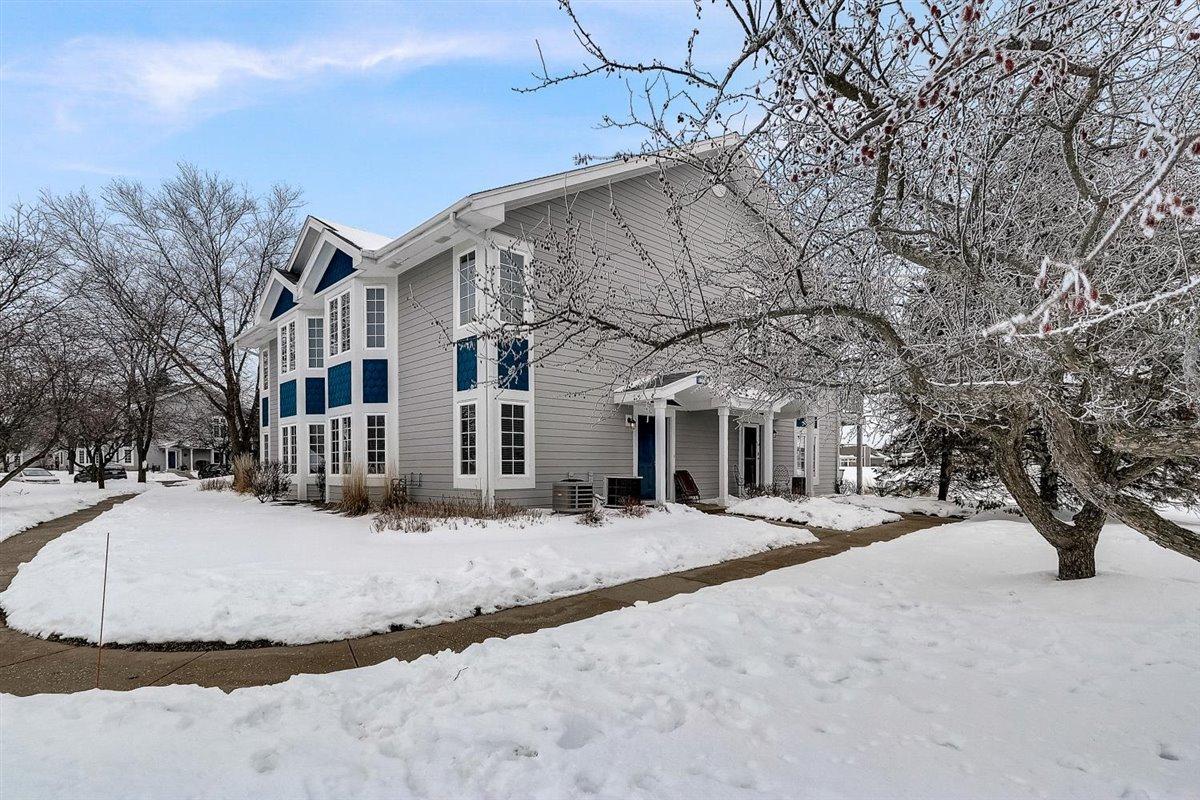 658 Geneva National Ave #6-35, Geneva, WI 53147