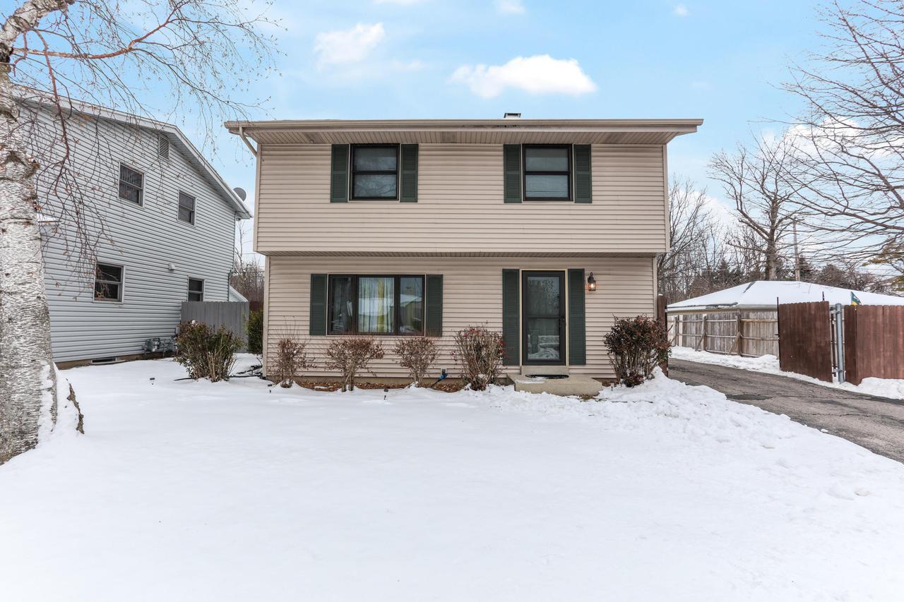 3202 Meachem Rd., Racine, WI 53405