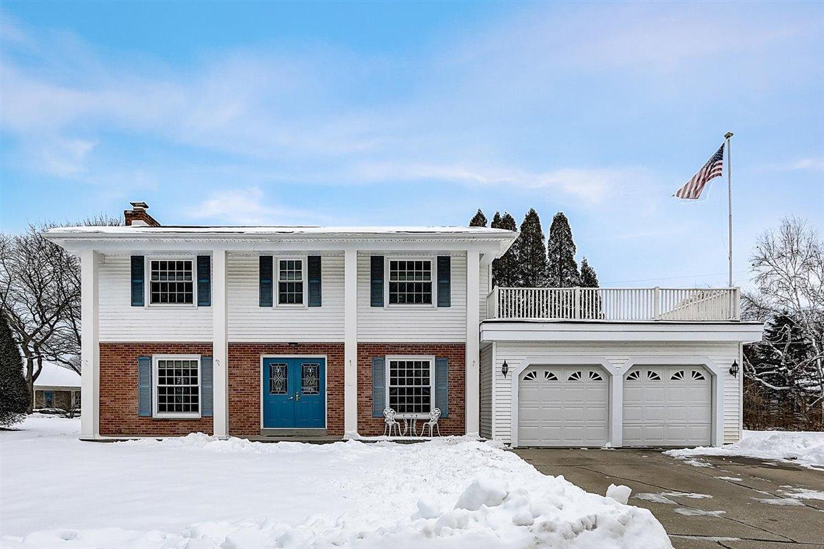 23 Queens Ct, Racine, WI 53402