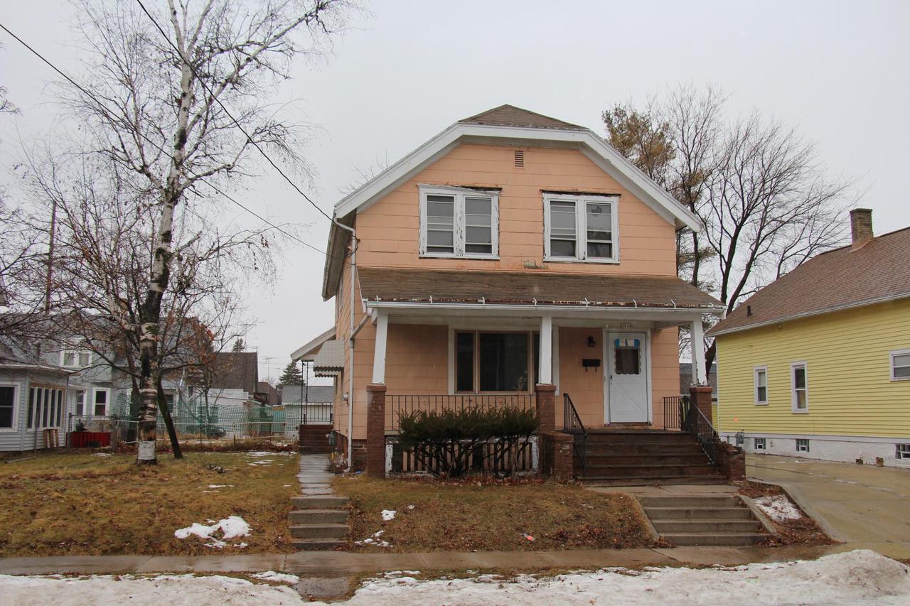 1810 Madison St, Manitowoc, WI 54220