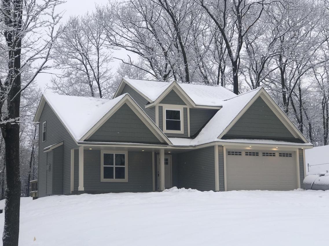 S45W22406 Quinn Rd, Waukesha, WI 53189
