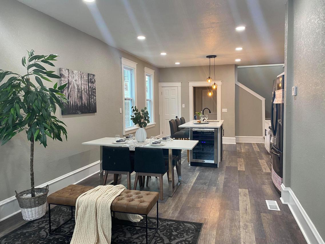 3069 S 9th Pl, Milwaukee, WI 53215