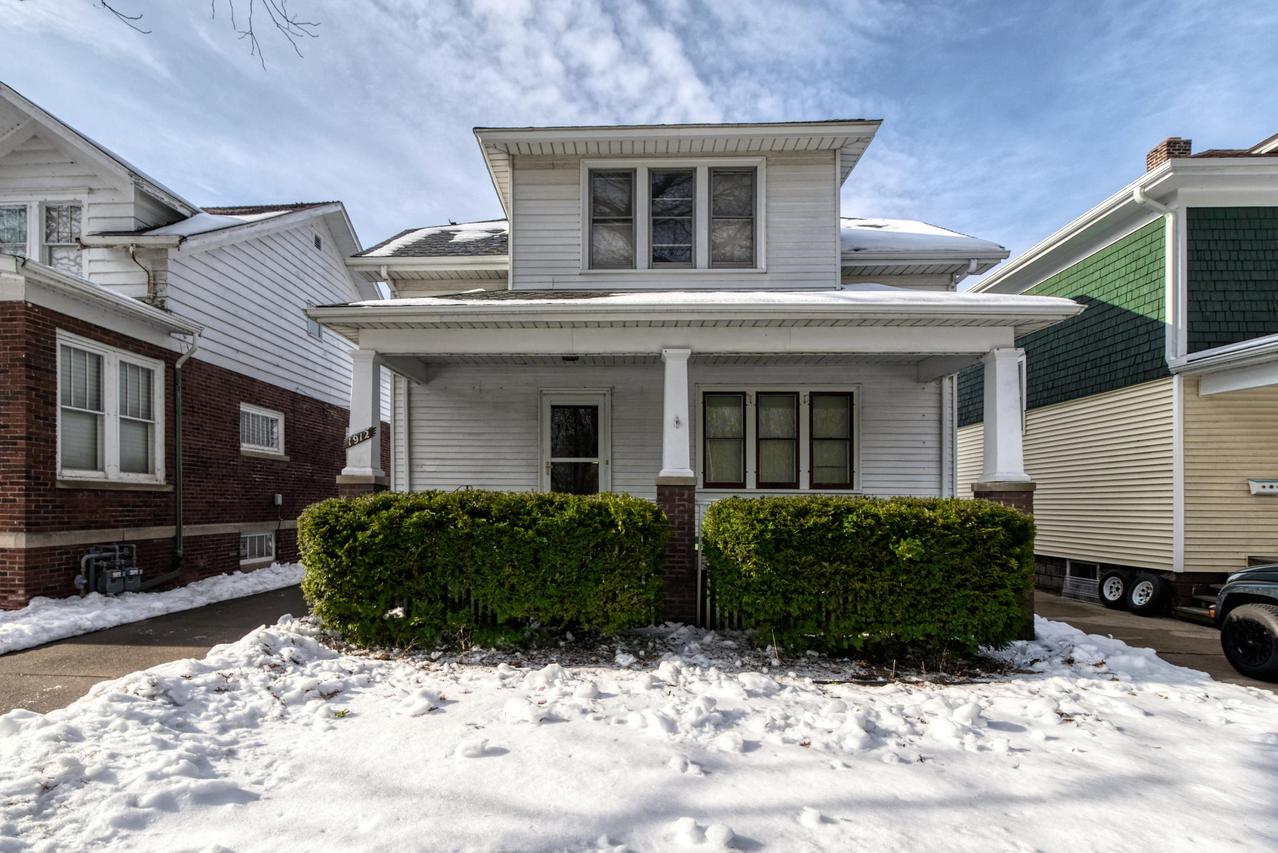 1912 Grand Ave., Racine, WI 53403