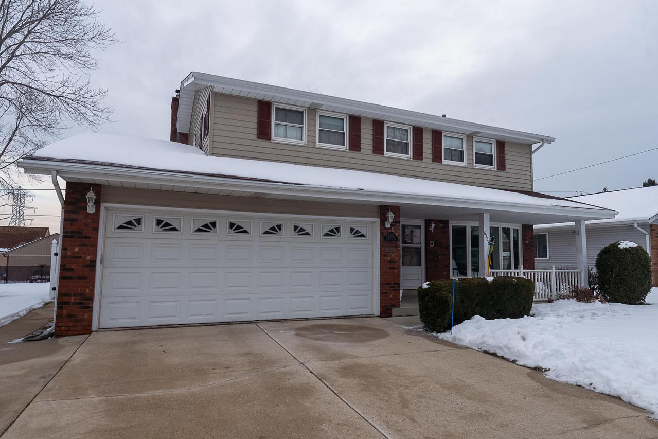 6158 S Robert Ave., Cudahy, WI 53110