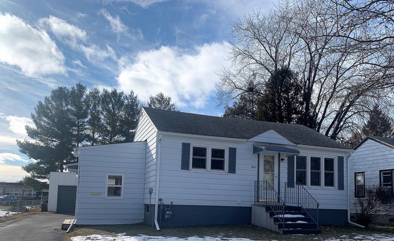 2833 Minnesota St, Marinette, WI 54143