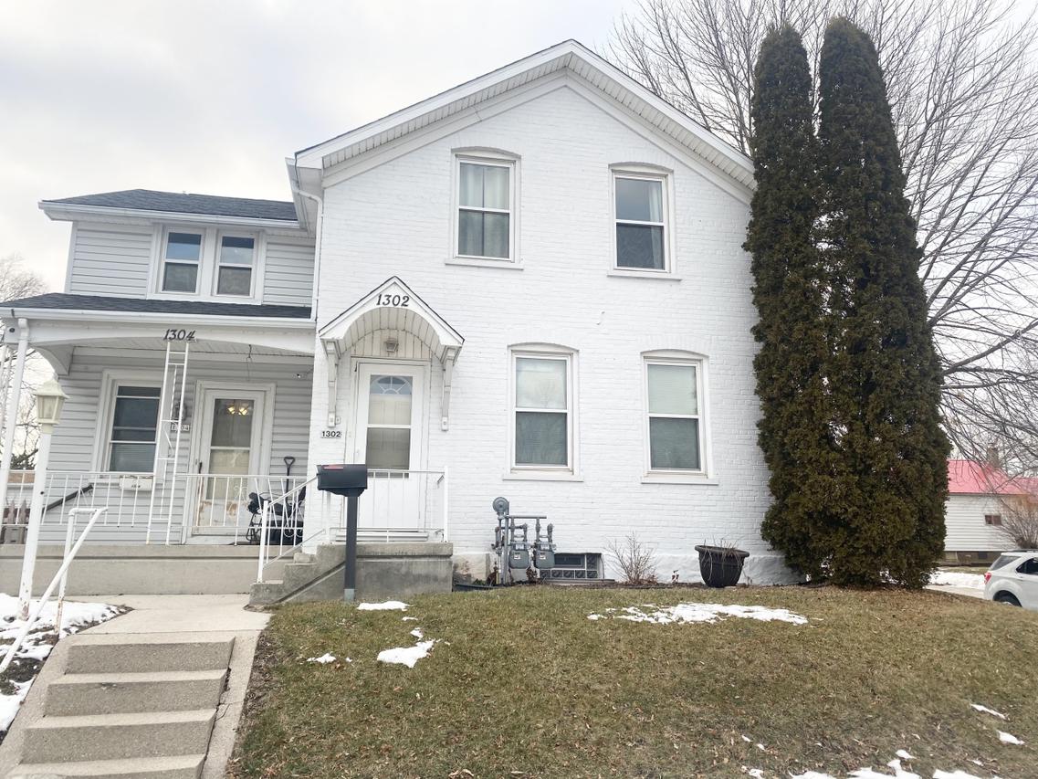 1302 S 17th St #1304, Sheboygan, WI 53081