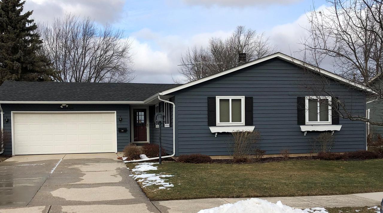 1668 Atlanta Cir., Manitowoc, WI 54220