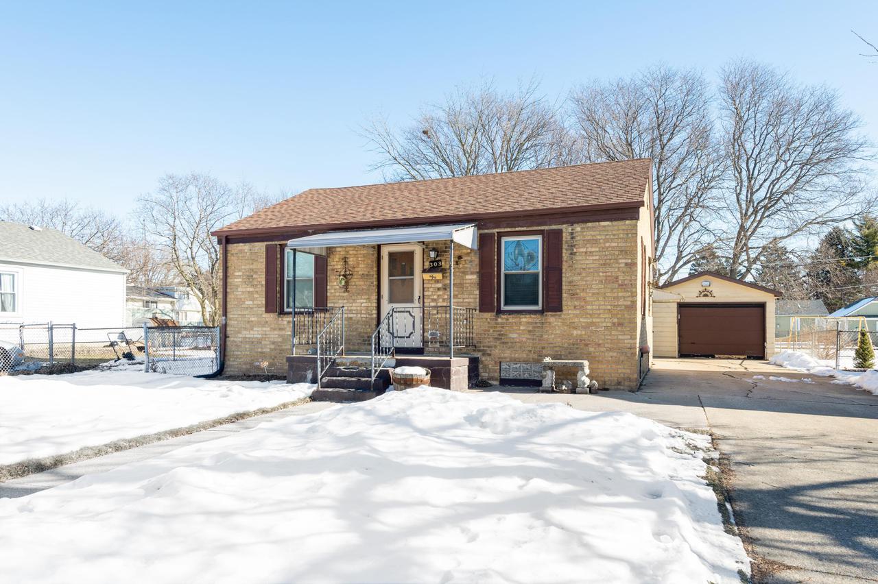 303 Belmont Ave, Racine, WI 53405