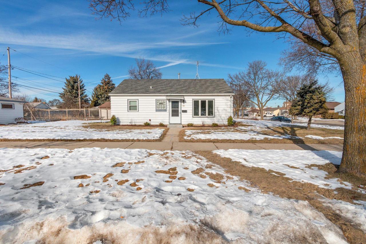 206 W Morgan Ave, Milwaukee, WI 53207