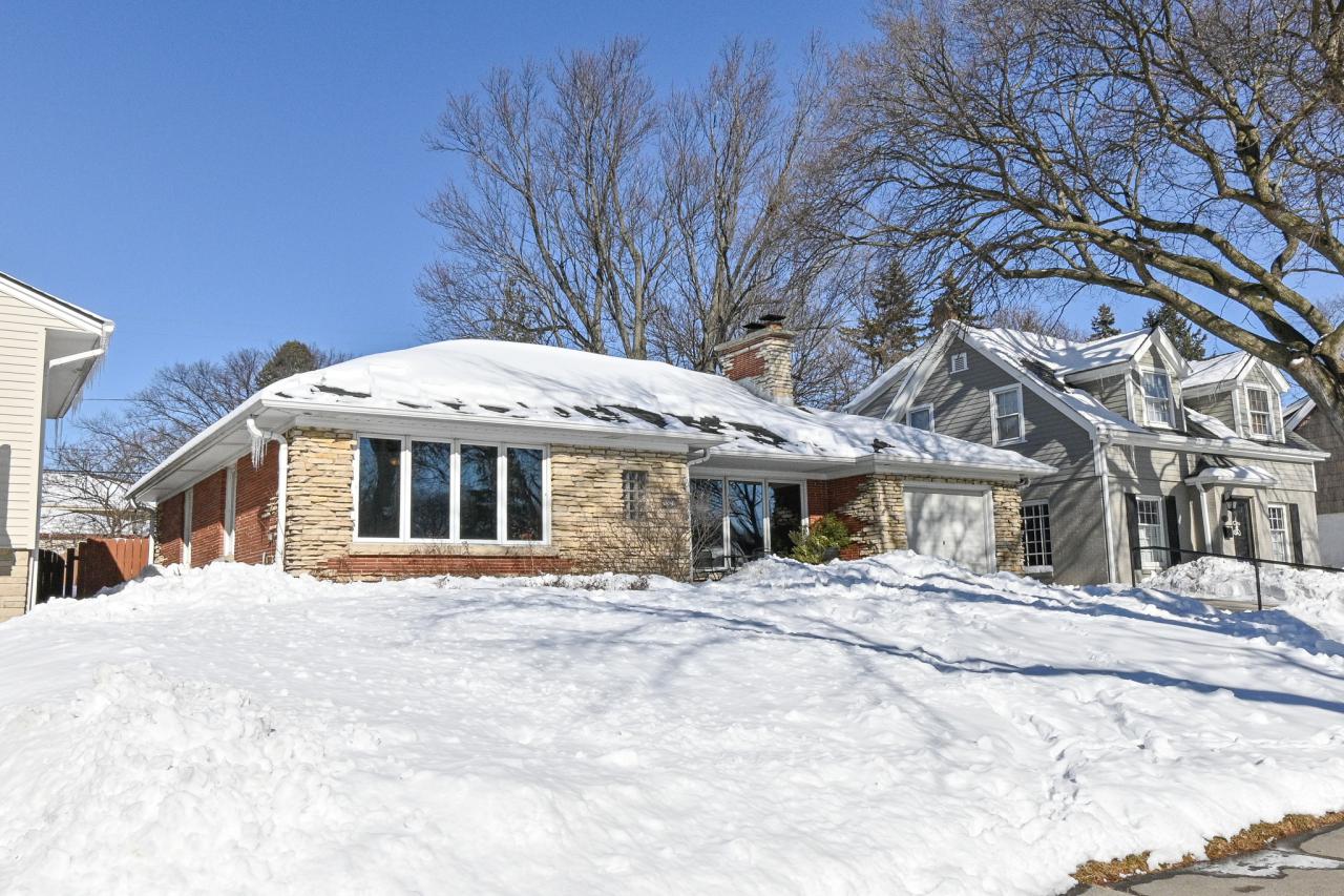 8520 Jackson Park Blv, Wauwatosa, WI 53226