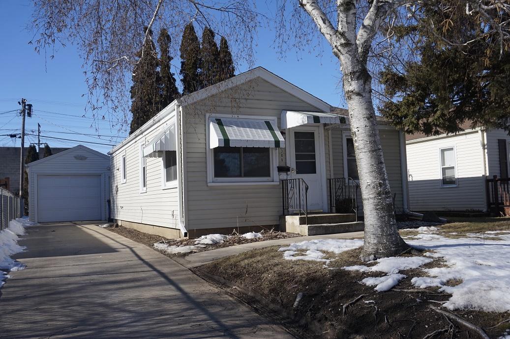 2308 Monroe Ave., Racine, WI 53405