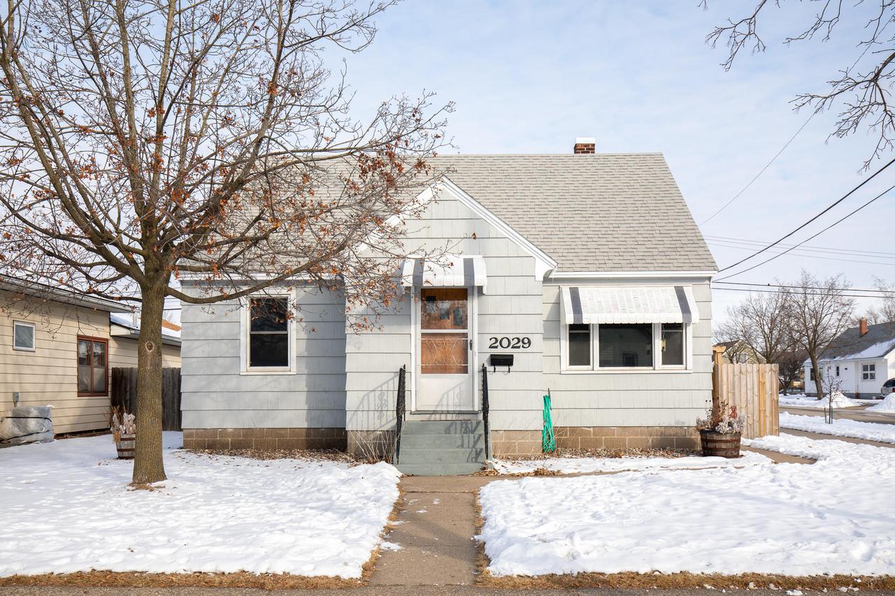 2029 Green Bay St., La Crosse, WI 54601