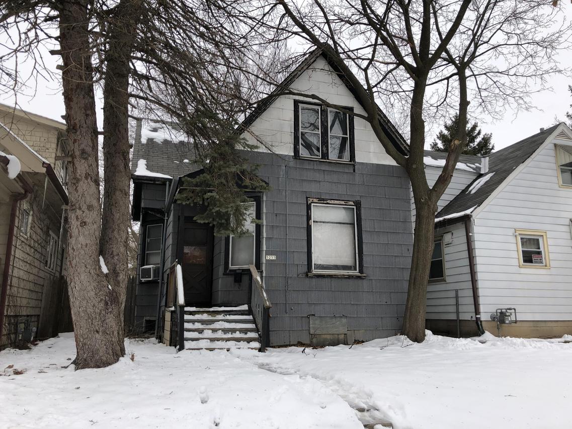 5255 N 37th St, Milwaukee, WI 53209