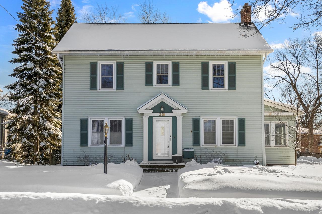 219 W Laflin Ave., Waukesha, WI 53186