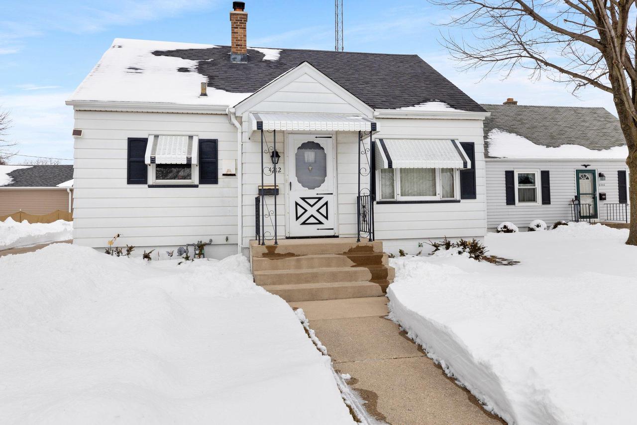 4212 57th St., Kenosha, WI 53144