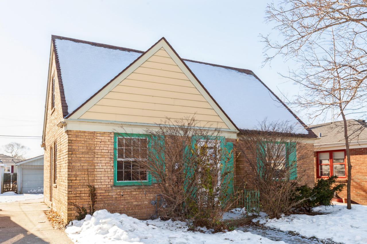 2401 Dwight St., Racine, WI 53403