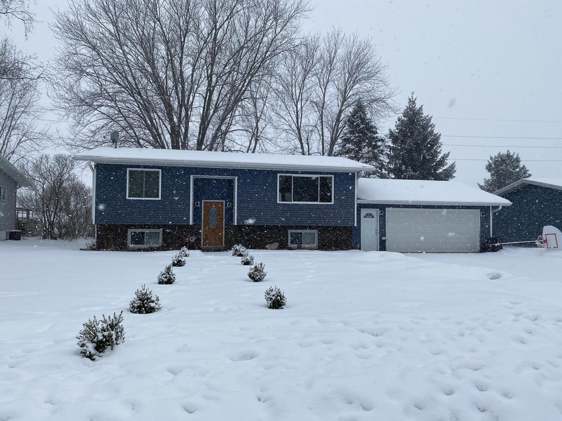 1612 Viking Ave, Holmen, WI 54636