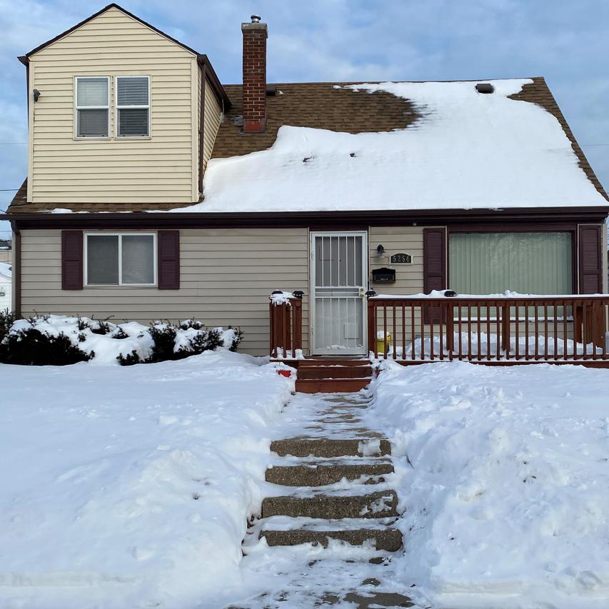 5254 N 44th St, Milwaukee, WI 53218