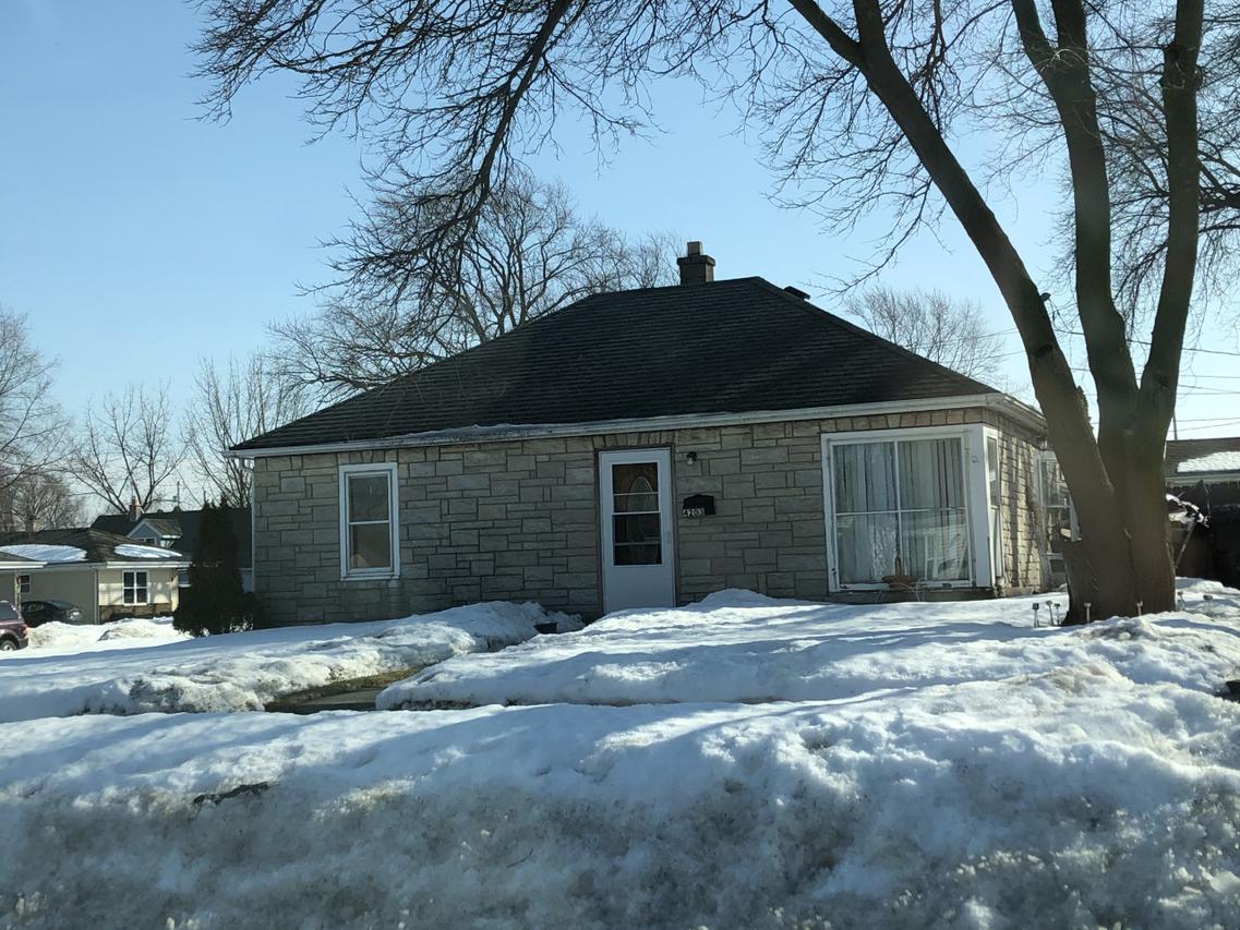 4203 15th St, Racine, WI 53405