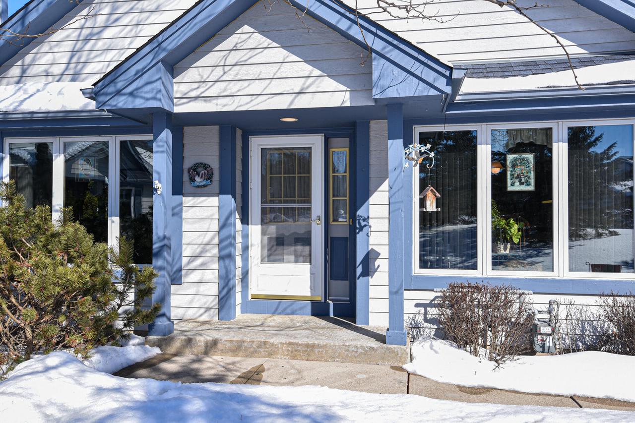 914 Bay View #73, Mukwonago, WI 53149