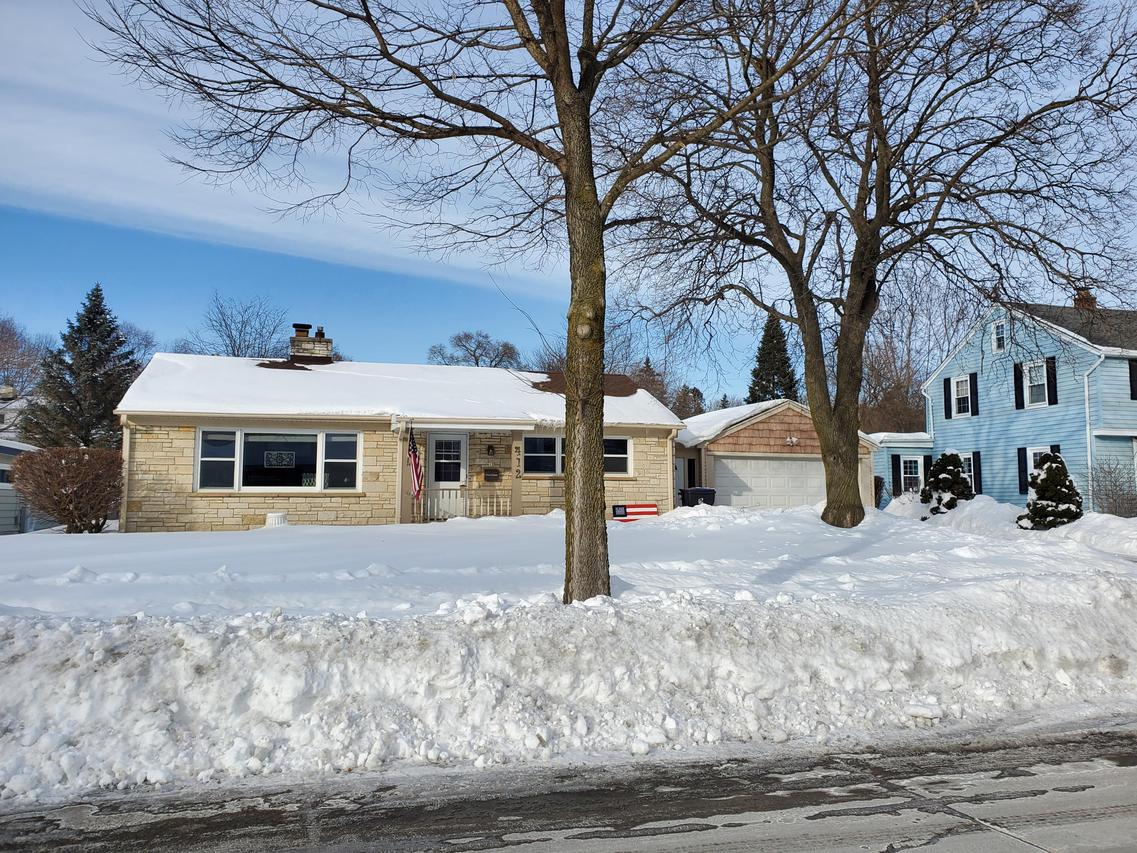 412 E Wabash Ave. #Ave., Waukesha, WI 53186