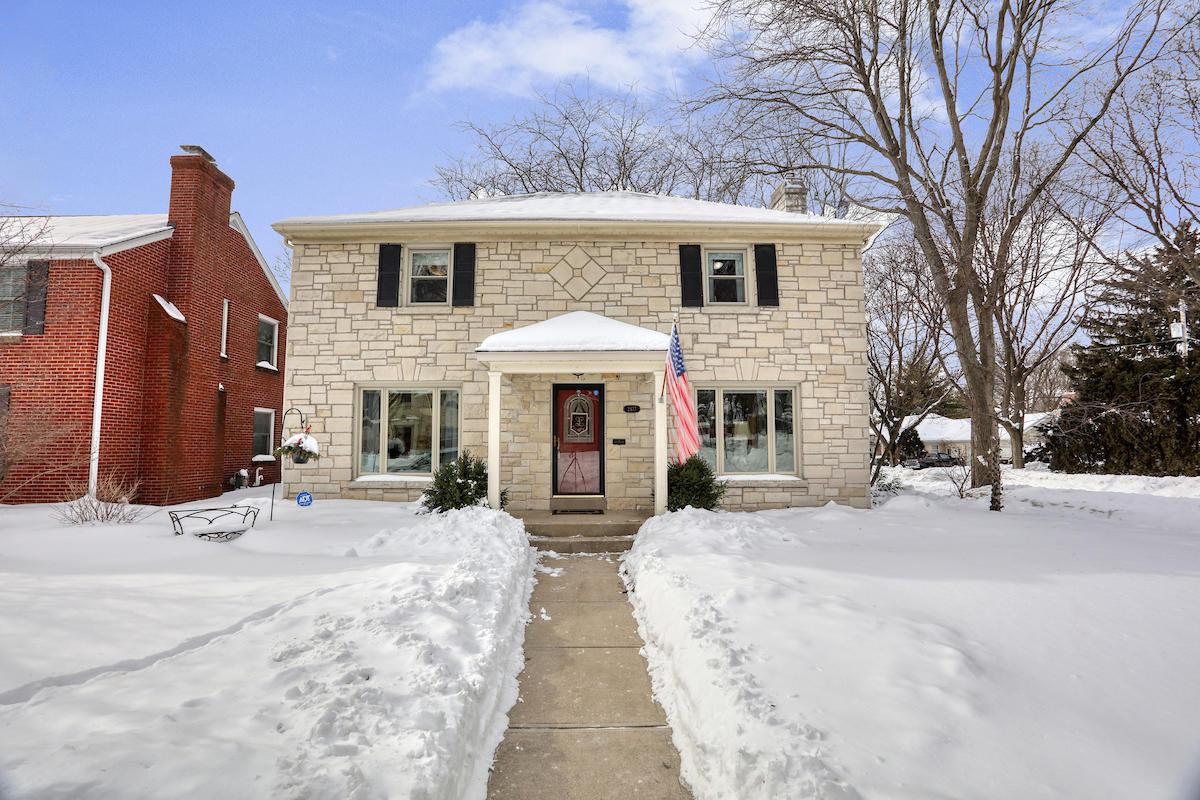 2477 N 91st St., Wauwatosa, WI 53226