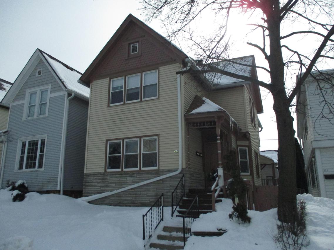 305 E Clarence St, Milwaukee, WI 53207