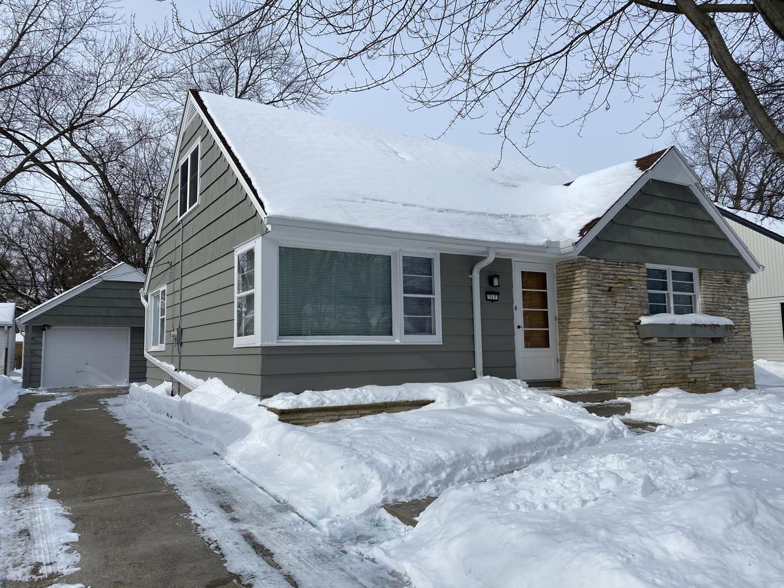 317 N 110th St., Wauwatosa, WI 53226