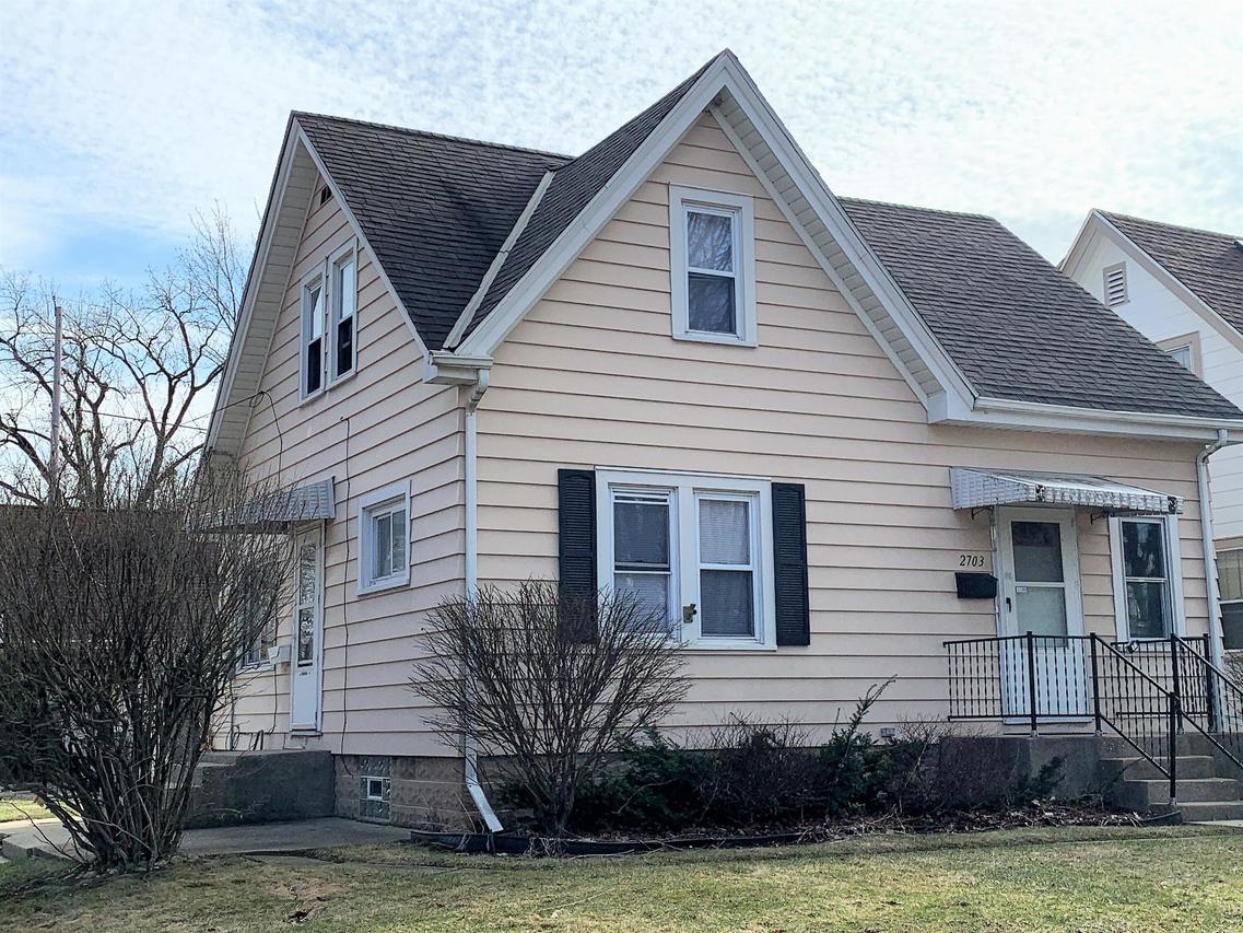 2703 W Oriole Dr, Milwaukee, WI 53209