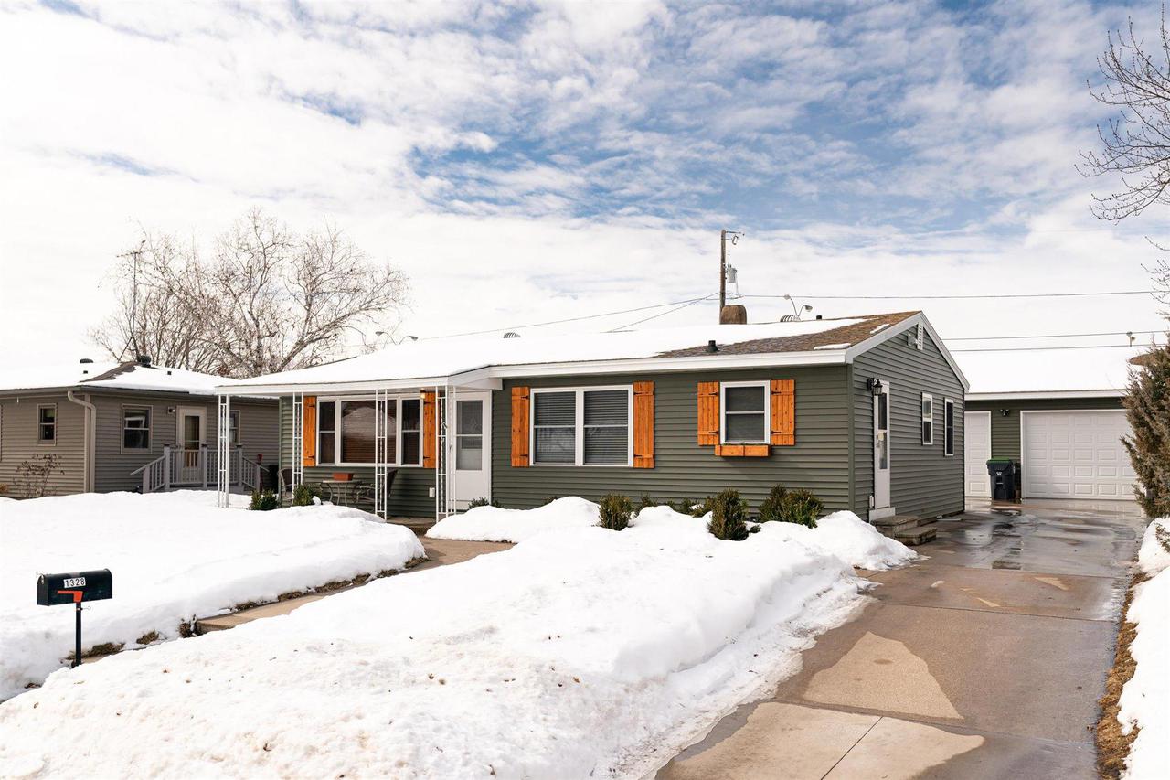 1328 26th St S., La Crosse, WI 54601