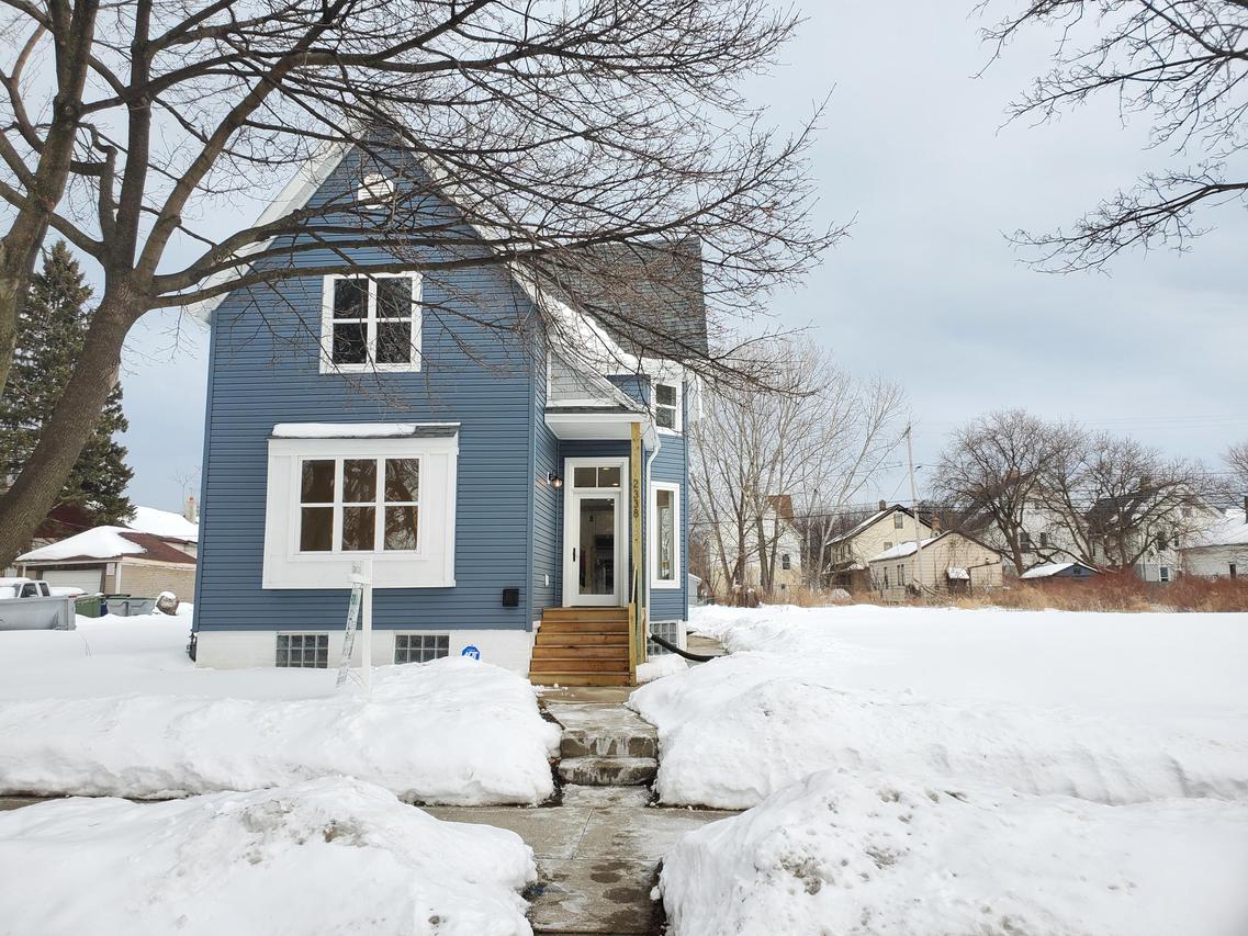 2338 N 6th St., Milwaukee, WI 53212