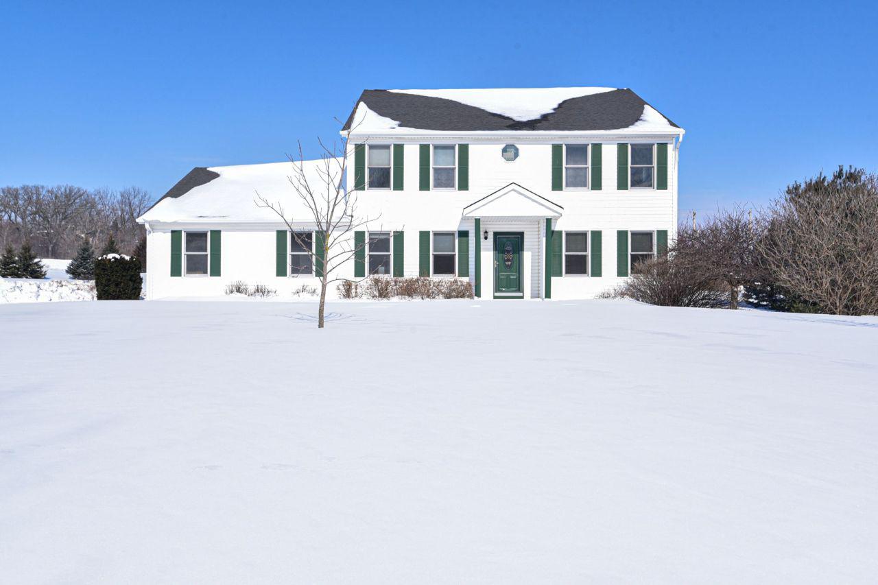 S93W31568 Gena Dr, Mukwonago, WI 53149